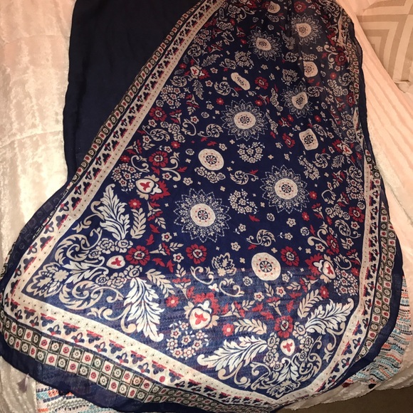 Scarves - Picture 3 of 8